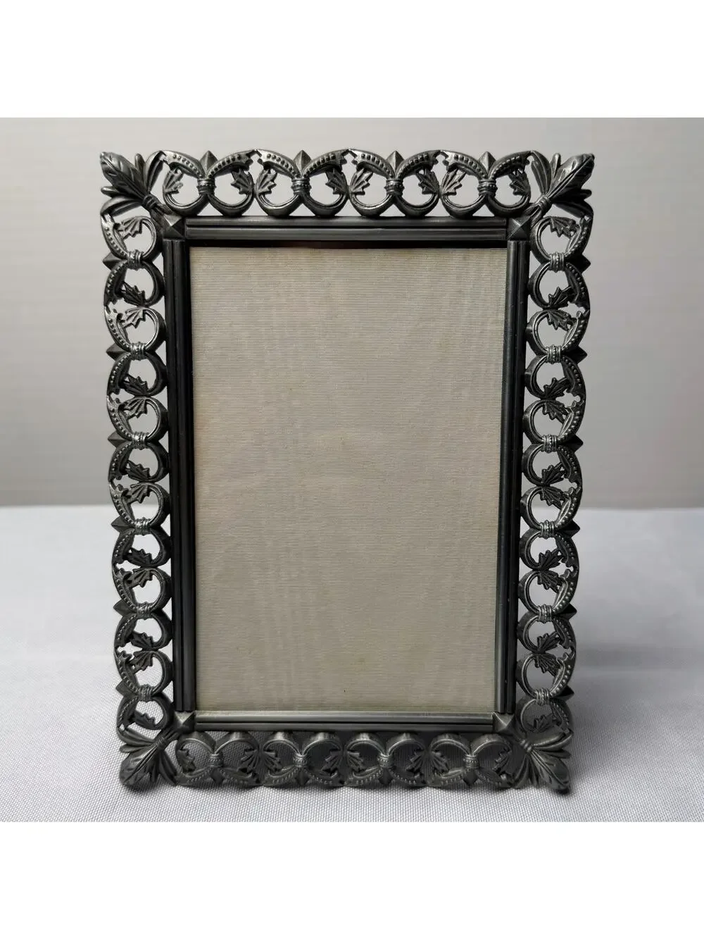 VTG Malden Ornate Pewter 4x6 Picture Frame Filigree Fleur de Lis Scrollwork Gift
